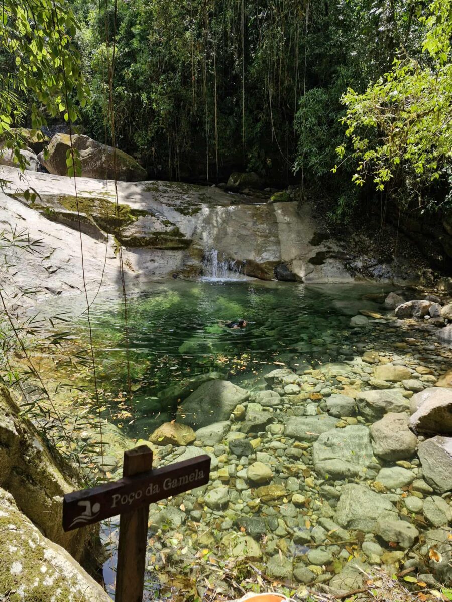 Poço da Gamela, iremos nos banhar aqui também. 
O Poço da Gamela está inserido na trilha do Poço do Guardião, localizados no município de Queluz, SP.
