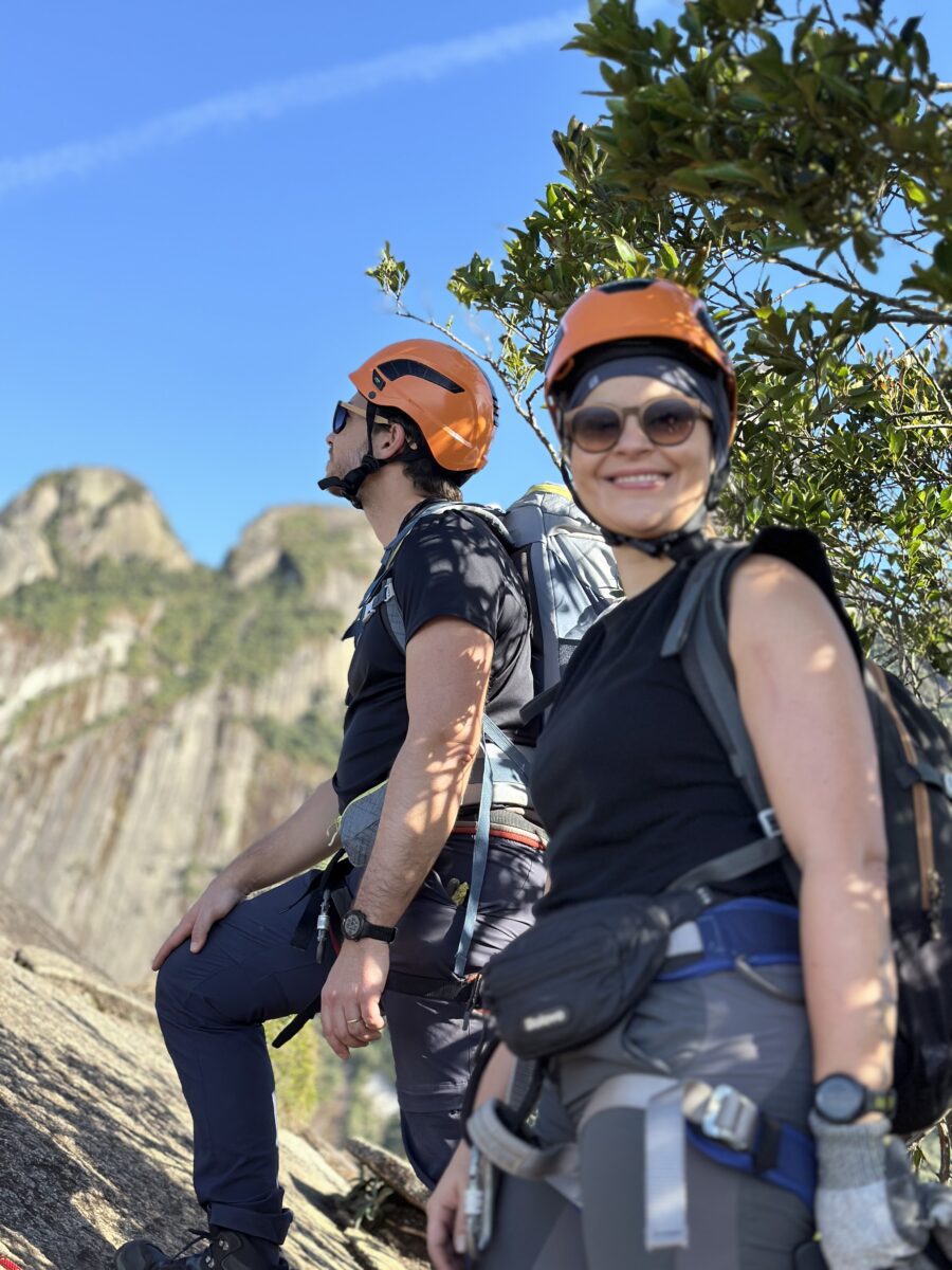 Escalada em rocha, com total segurança somente com os Aventureiros Anônimos.